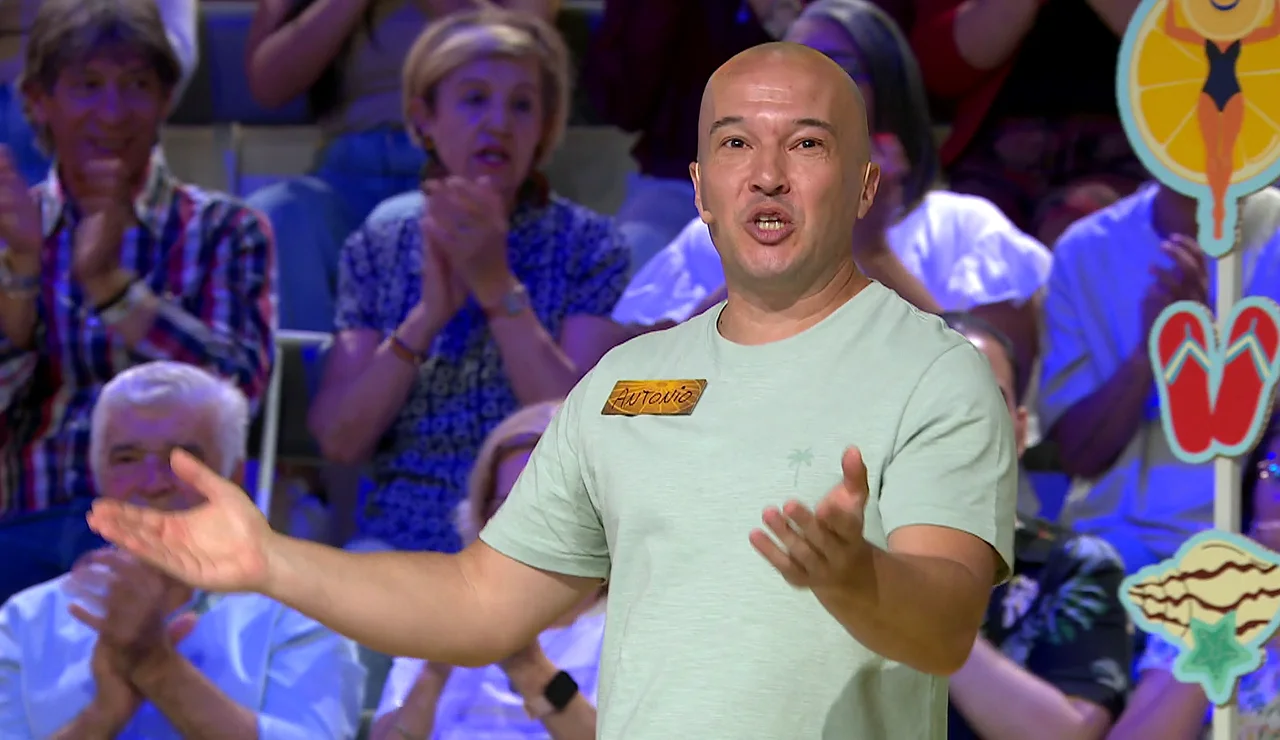 “¡Espera, espera!”: Antonio se emociona con su panel de 1.150 euros y se hace la ola a sí mismo antes de tiempo