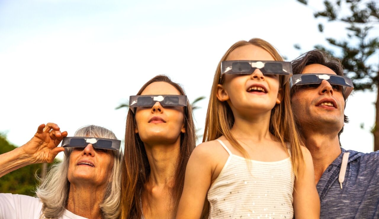 &iquest;C&oacute;mo conseguir las gafas homologadas gratis para ver el eclipse solar del 12 de agosto?