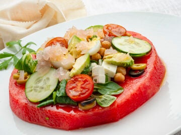 Ensalada de garbanzos con Sand&iacute;a elaborada por Soraya y Joseba Argui&ntilde;ano