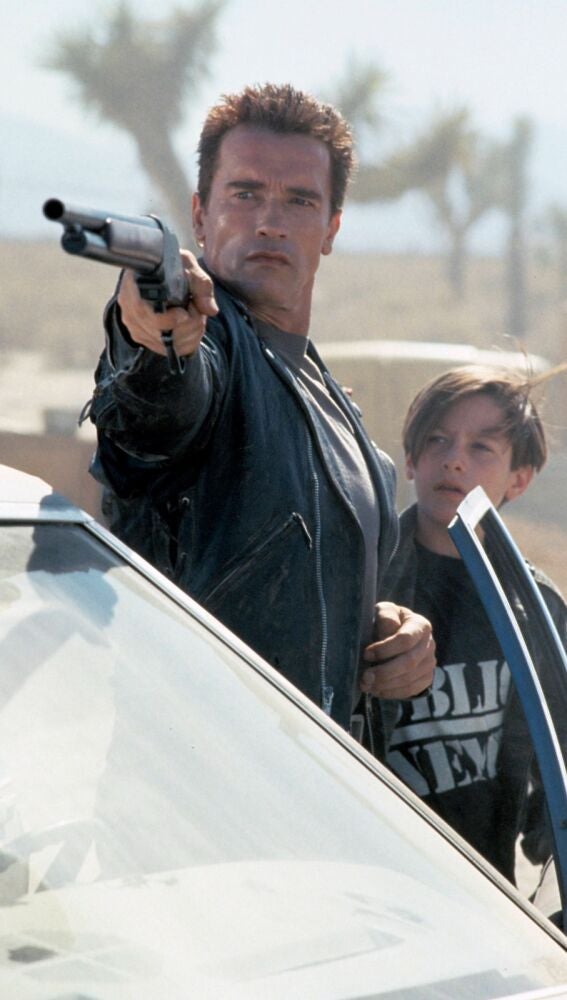 Edward Furlong y Arnold Schwarzenegger en Terminator 2