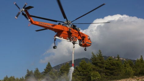 Incendio de un helic&oacute;ptero en Grecia.