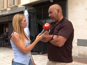 El propietario de un establecimiento cuenta que reparti&oacute; comida entre el pueblo ceut&iacute; sin calcular las p&eacute;rdidas 