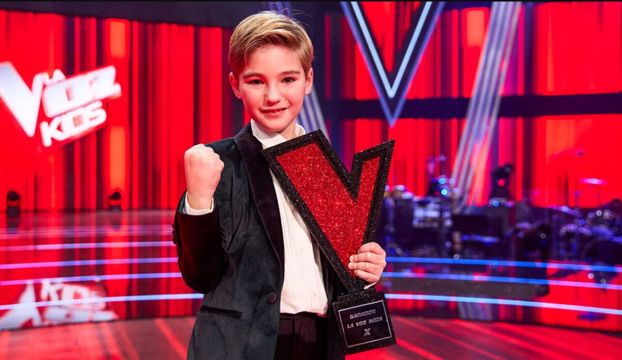 Lucas Paulano en La Voz Kids