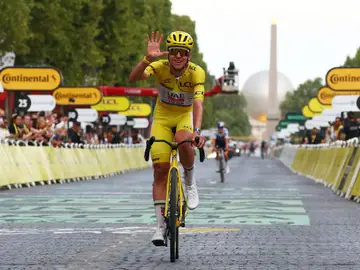 Tadej Pogacar, en su llegada a Los Campos Elíseos el pasado 26 de julio Tadej Pogacar, en su llegada a Los Campos Elíseos el pasado 26 de julio