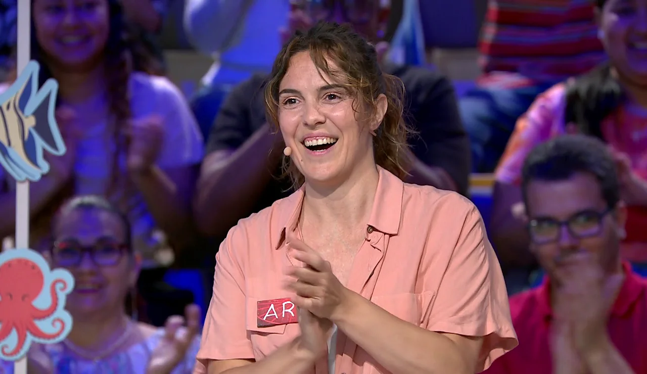 ¡Rápido y sencillo! Aroa resuelve un panel por ¡3.000 eurazos!