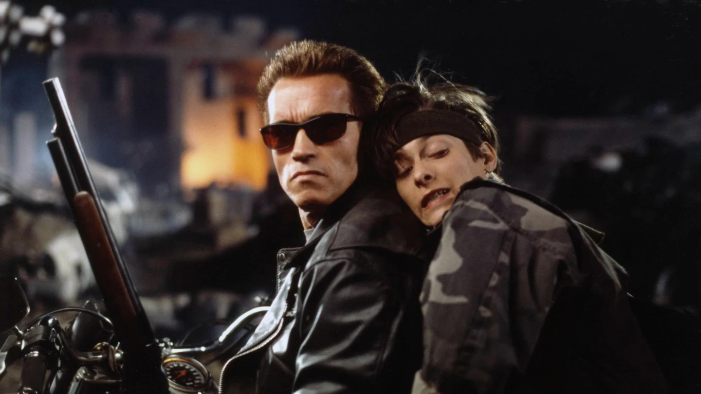 Edward Furlong y Arnold Schwarzenegger en Terminator 2 Edward Furlong y Arnold Schwarzenegger en Terminator 2