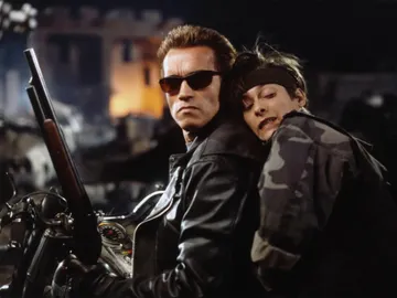 Edward Furlong y Arnold Schwarzenegger en Terminator 2 Edward Furlong y Arnold Schwarzenegger en Terminator 2