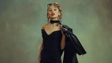 Ariana Grande en el videoclip de su nuevo tema "Petal" Ariana Grande en el videoclip de su nuevo tema "Petal"