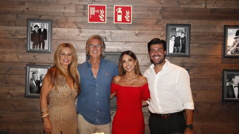 Poty Castillo celebrando su cumpleaños junto a Paula Echevarría