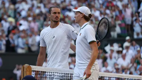 Zverev felicita a Sinner tras la final de Wimbledon Zverev felicita a Sinner tras la final de Wimbledon