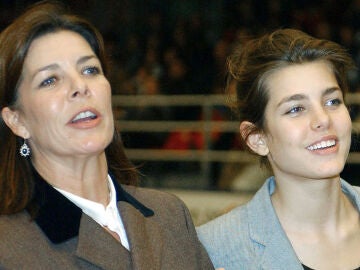 Carolina de M&oacute;naco y Carlota Casiraghi