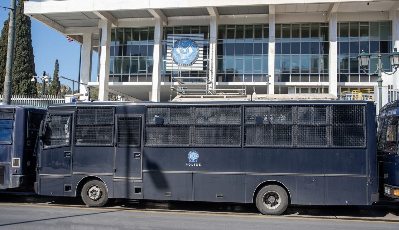 Imagen de archivo de autobuses de la Polic&iacute;a de Grecia.