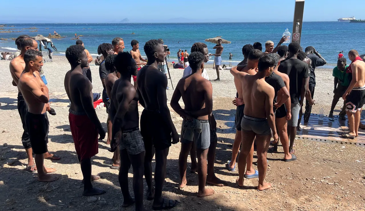 Imagen de jóvenes migrantes