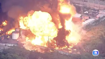 Incendio en una fábrica de Brasil Incendio en una fábrica de Brasil