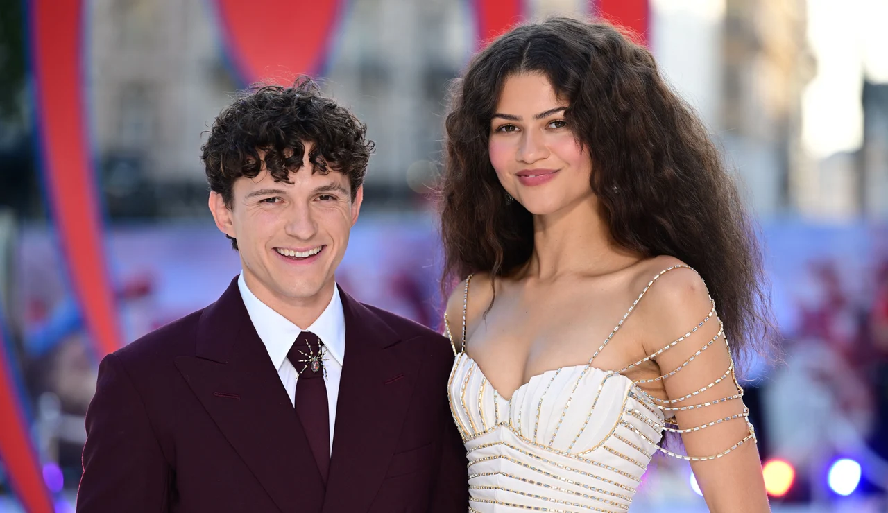 Tom Holland y Zendaya promocinando SpiderMan Brand New Day en Londres