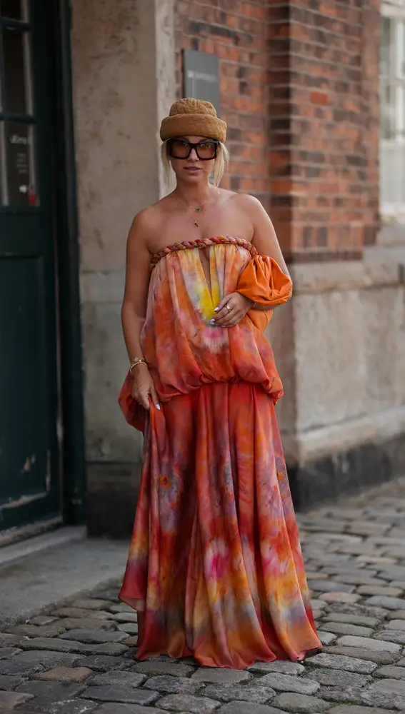 Mujer con un look holgado en la Copenhagen Fashion Week Mujer con un look holgado en la Copenhagen Fashion Week