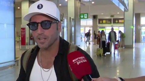 David Bustamante haciendo declaraciones a la prensa David Bustamante haciendo declaraciones a la prensa