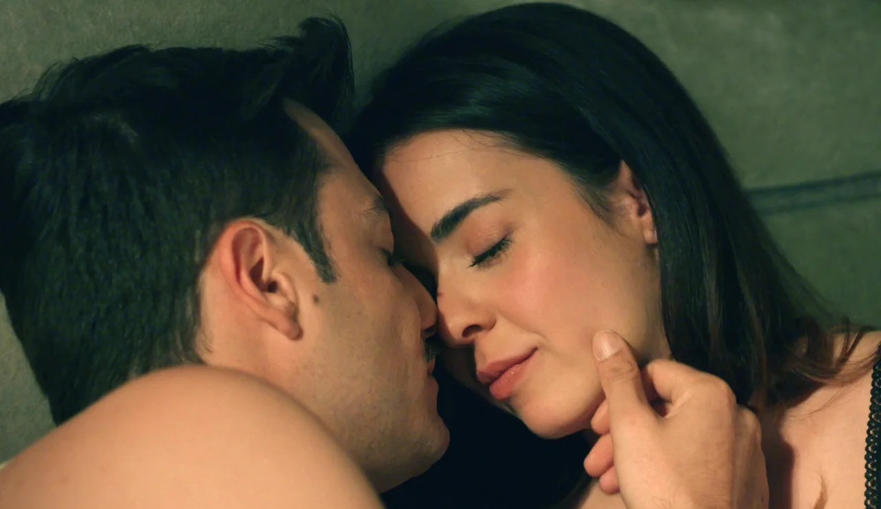 Paula y Tasio apuestan por su amor tras vivir una noche de pasión: “Eres mi presente y mi futuro”