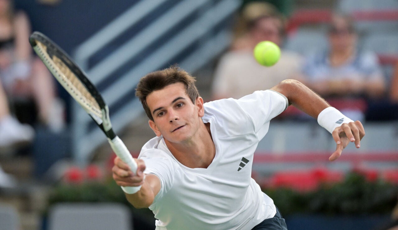 Rafa Jodar resta una pelota ante Lorenzo Musetti en Montreal