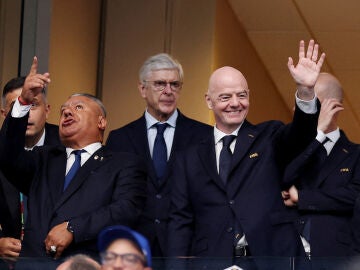 Claudio Tapia y Gianni Infantino, en el Atlanta Stadium el pasado 15 de julio