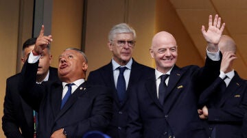 Claudio Tapia y Gianni Infantino, en el Atlanta Stadium el pasado 15 de julio