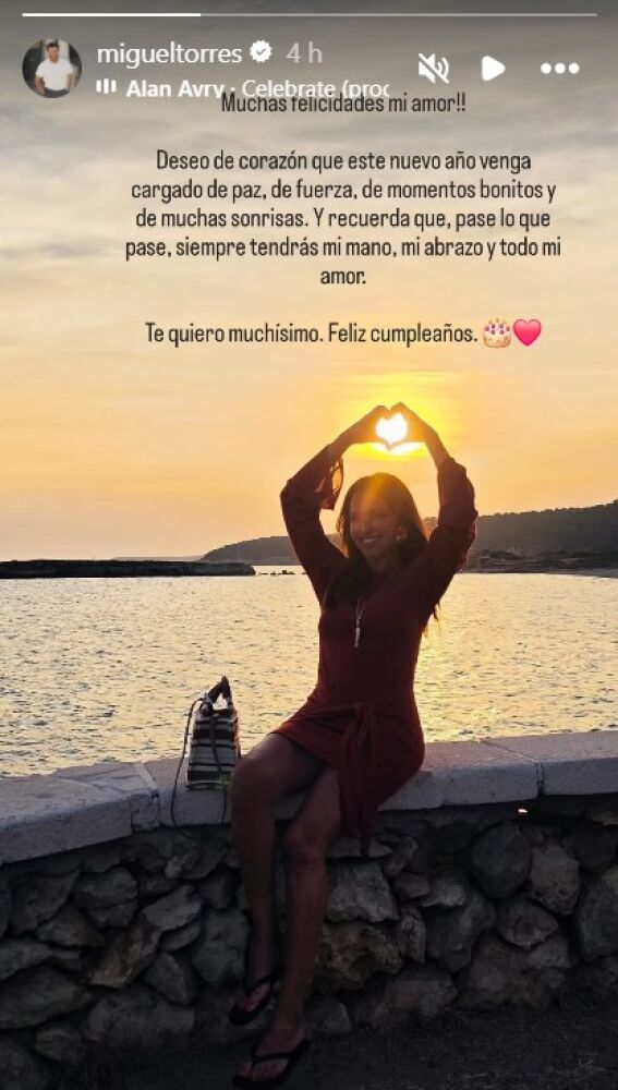 Miguel Torres felicita a Paula Echevarría