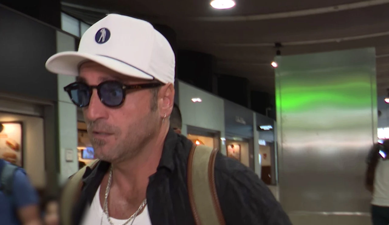 David Bustamante atendiendo a la prensa