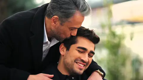 Orhan y Ferit en Una nueva vida Orhan y Ferit en Una nueva vida