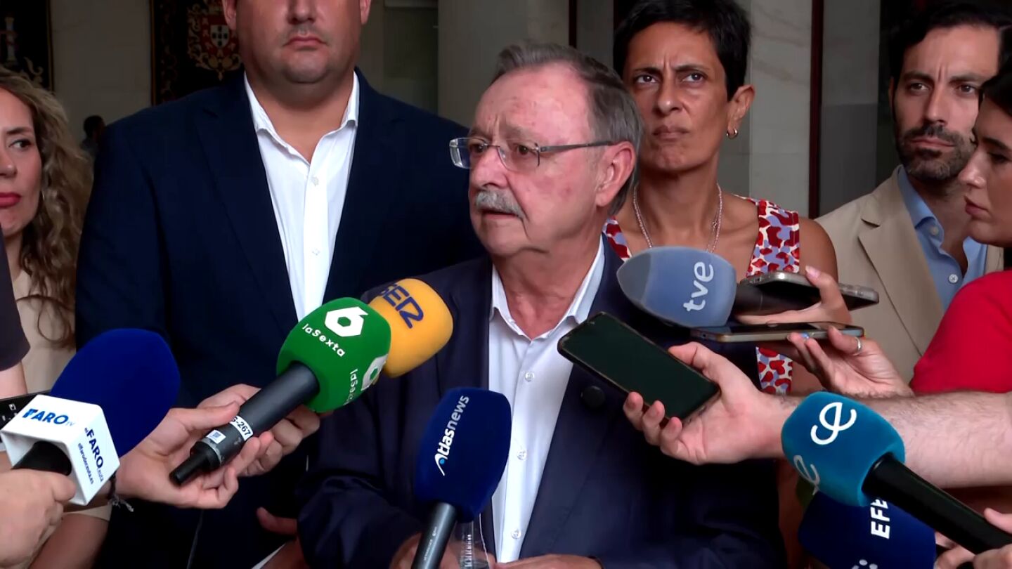 Juan Jes&uacute;s Vivas, el presidente de Ceuta, exige al Gobierno que resuelva esta crisis "de manera inmediata"