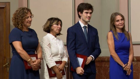 Cristina, Sonsoles y Fernando Ónega junto a Ángela Rodrigo en el homenaje a Fernando Ónega en Lugo