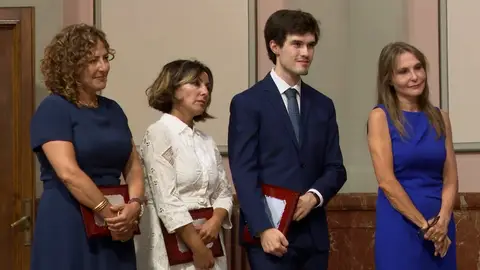 Cristina, Sonsoles y Fernando Ónega junto a Ángela Rodrigo en el homenaje a Fernando Ónega en Lugo Cristina, Sonsoles y Fernando Ónega junto a Ángela Rodrigo en el homenaje a Fernando Ónega en Lugo