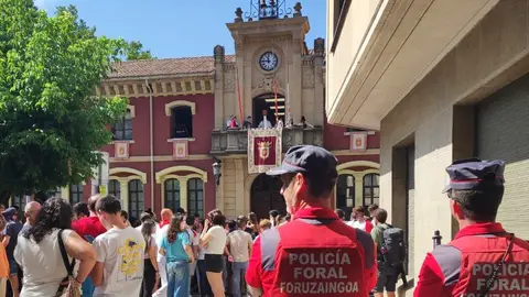 Detenido un hombre por quebrantar una orden de alejamiento durante las fiestas patronales en Estella (Navarra) Detenido un hombre por quebrantar una orden de alejamiento durante las fiestas patronales en Estella (Navarra)