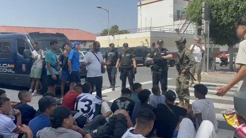Militares y policía en Ceuta Militares y policía en Ceuta
