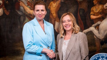 La primera ministra italiana, Giorgia Meloni, y la primera ministra del Reino de Dinamarca, Mette Frederiksen