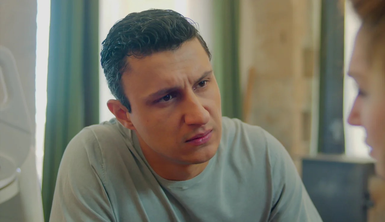 Şahin acepta perder a Nare, pero no deja de amarla: "Siempre estaré a tu lado"