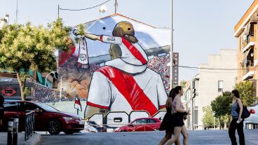 Grafitti frente al Estadio de Vallecas