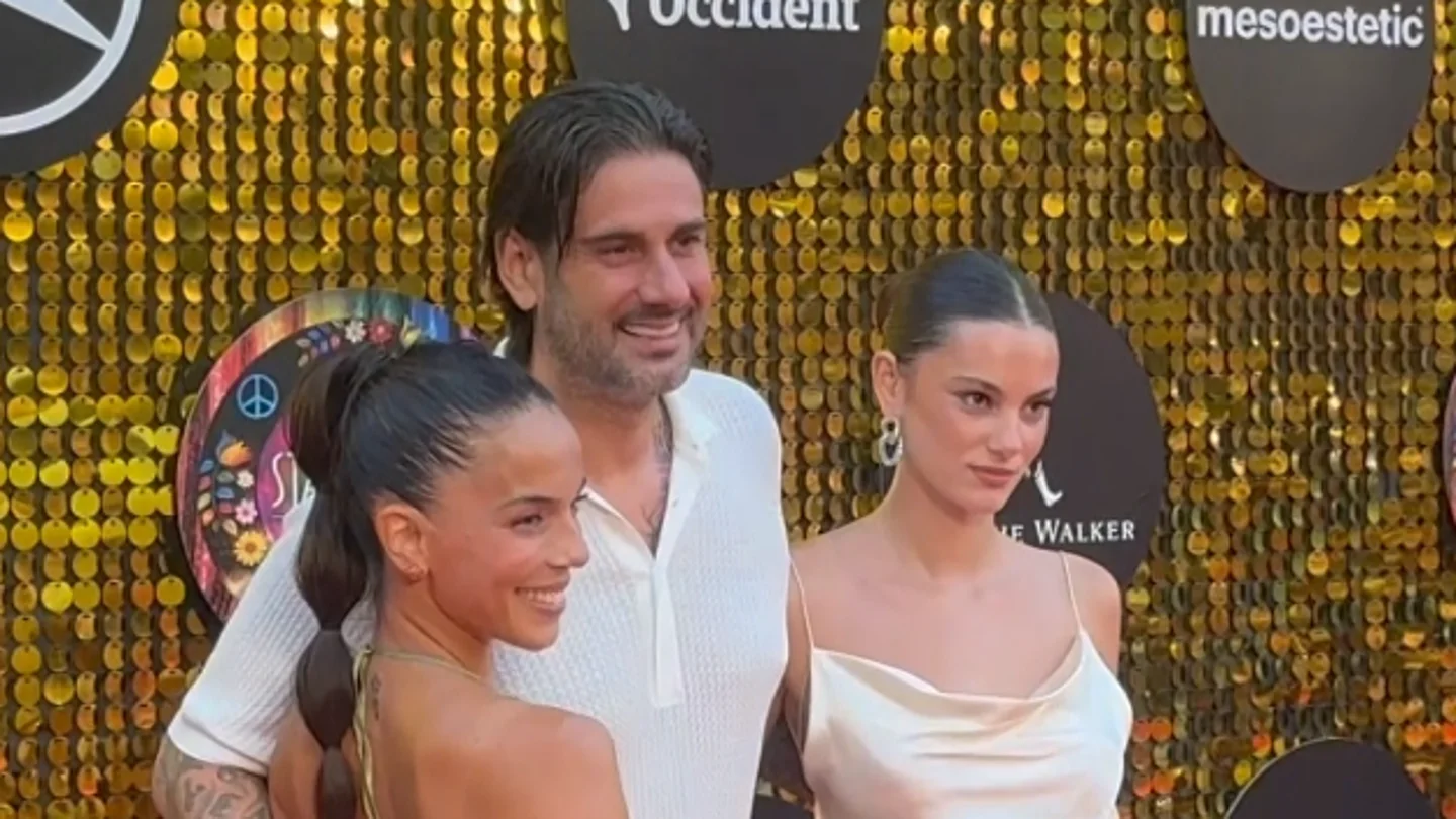Melendi, Carlota Melendi y Julia Nakamatsu Melendi, Carlota Melendi y Julia Nakamatsu