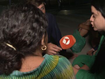 Un equipo de Antena 3 Noticias habla con una menor migrante de Ceuta 