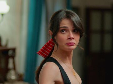 Alya se enfrenta a Mine y Sadakat y deja claro qui&eacute;n es la mujer de Cihan: esta noche en En tierra lejana