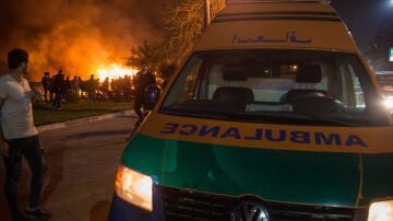 Imagen de archivo de una ambulancia en un incendio en El Cairo, Egipto