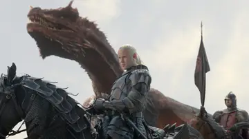 Matt Smith como Daemon Targaryen en La casa del dragón Matt Smith como Daemon Targaryen en La casa del dragón