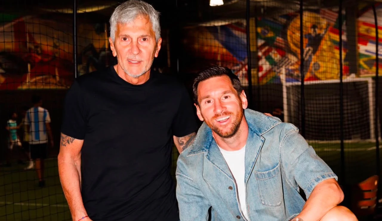 Leo Messi junto a su padre