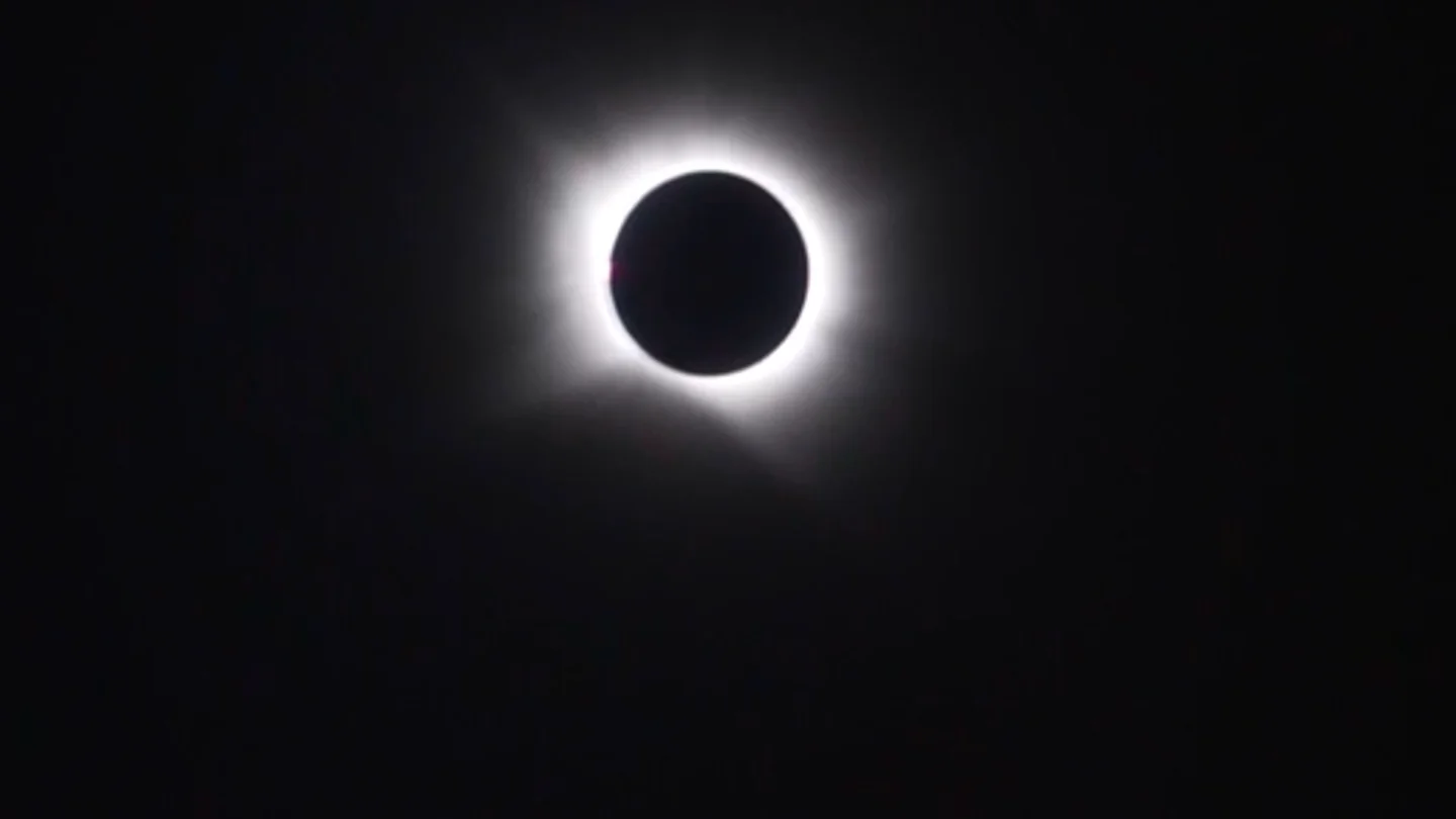 El eclipse solar en su totalidad El eclipse solar en su totalidad
