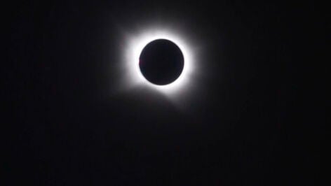 El eclipse solar en su totalidad