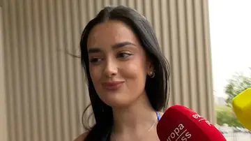 Julia Janeiro preguntada por la prensa Julia Janeiro preguntada por la prensa