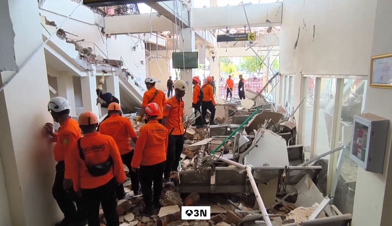 V&Iacute;DEO: Terremoto en Indonesia 