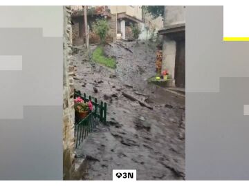 Dos mujeres mueren atrapadas en una bodega por una tromba de agua en Ponferrada Dos mujeres mueren atrapadas en una bodega por una tromba de agua en Ponferrada