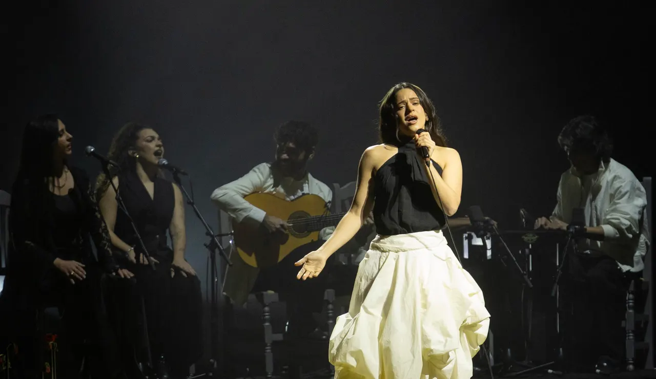 Rosalía durante concierto de Lux Tour