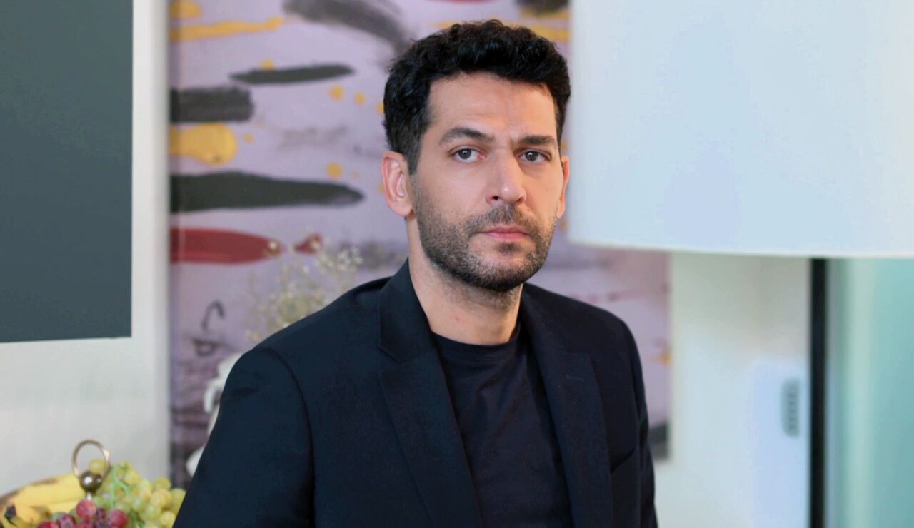 Murat Yildirim es Serhat Tecer, un hombre de &eacute;xito marcado por la traici&oacute;n y un gran secreto