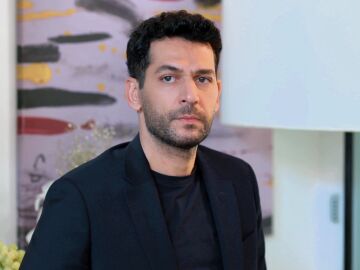 Murat Yildirim es Serhat Tecer, un hombre de &eacute;xito marcado por la traici&oacute;n y un gran secreto